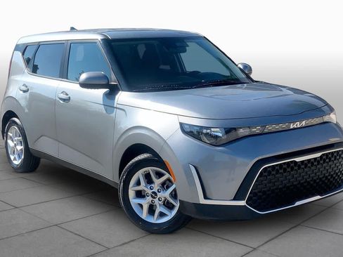 Certified 2024 Kia Soul LX w/ Option Group 015 FWD image 3