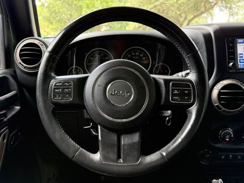 Used 2016 Jeep Wrangler Sahara AWD/4WD image 28