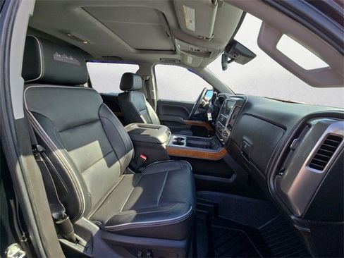 Used 2018 Chevrolet Silverado 1500 High Country image 15