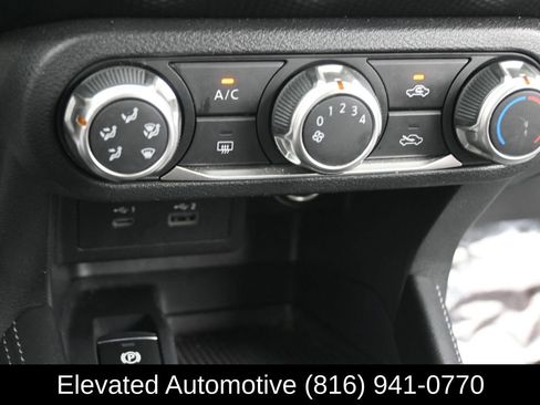 Used 2023 Nissan Kicks SV image 11