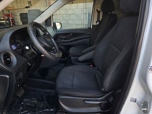 Used 2017 Mercedes-Benz Metris image 12