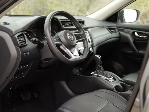 Used 2019 Nissan Rogue SL w/ Premium Package AWD/4WD image 9