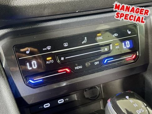 Used 2023 Volkswagen Tiguan SE FWD image 17