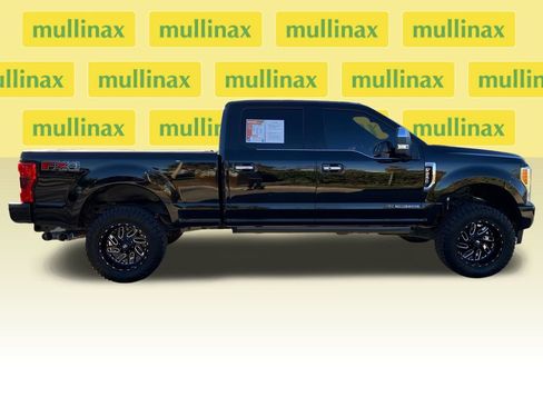 Used 2017 Ford F250 Platinum w/ Platinum Ultimate Package image 2