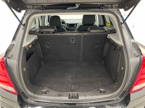 Certified 2022 Chevrolet Trax LT w/ Midnight Edition image 14