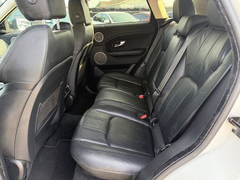 Used 2016 Land Rover Range Rover Evoque SE image 12