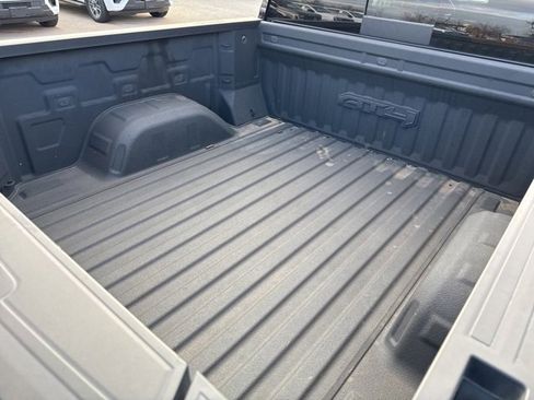 Used 2023 GMC Sierra 1500 AT4 w/ Technology Package image 10