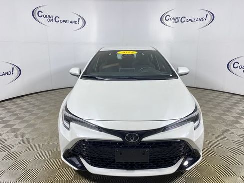 Used 2025 Toyota Corolla SE FWD image 2