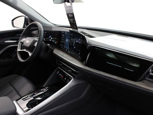New 2025 Audi Q5 Premium Plus image 24