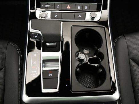 Used 2025 Audi Q8 Premium Plus image 30