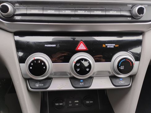 Used 2019 Hyundai Elantra SE image 21