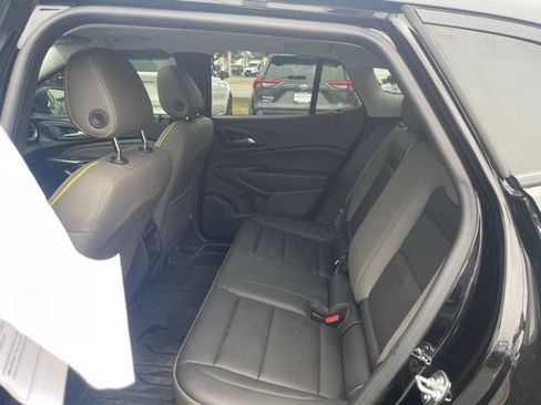 Used 2025 Chevrolet Trax ACTIV w/ Sunroof Package FWD image 7