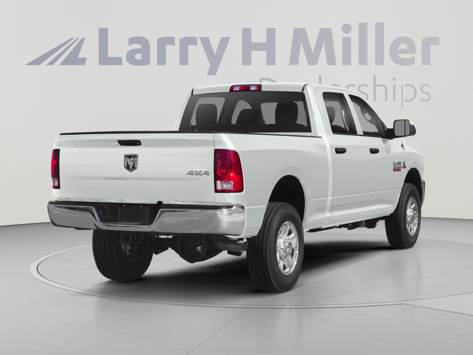 Used 2018 RAM 3500 Tradesman w/ Chrome Appearance Group RWD image 2