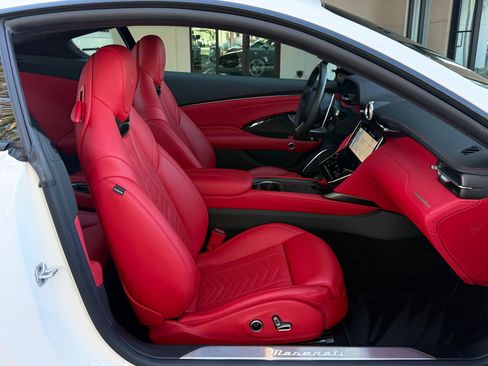 Used 2024 Maserati GranTurismo Trofeo image 39