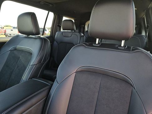 New 2025 Jeep Grand Cherokee L Altitude image 16