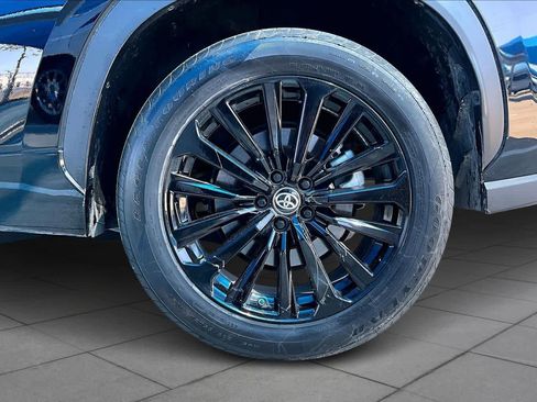 Used 2023 Toyota Highlander XSE image 11