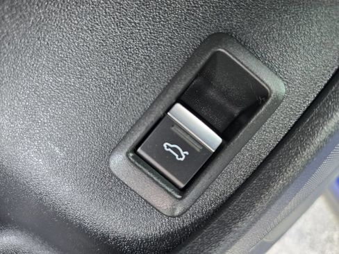 Used 2023 Audi Q4 e-tron Prestige AWD/4WD image 19