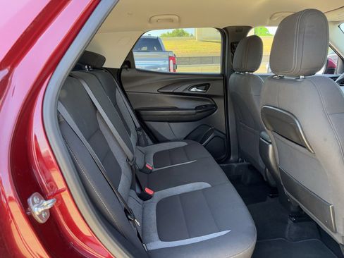 Used 2025 Chevrolet TrailBlazer LT AWD/4WD image 28