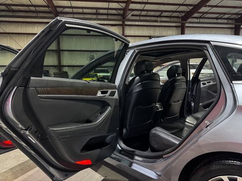 Used 2015 Hyundai Genesis 3.8 w/ Option Group 04 image 16