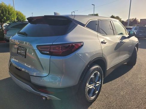 Used 2025 Chevrolet Blazer LT AWD/4WD image 4