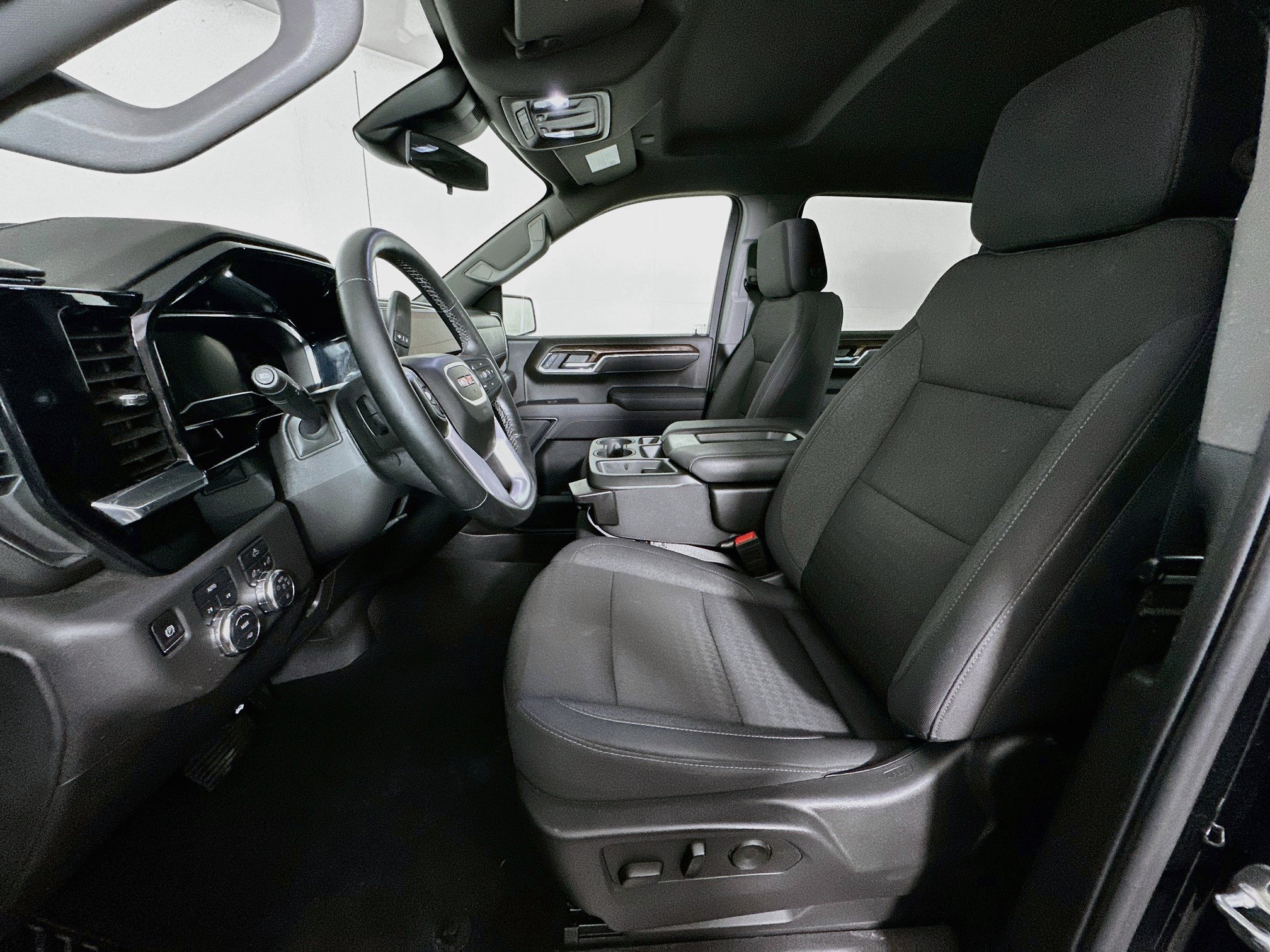 Used 2025 GMC Sierra 1500 Elevation AWD/4WD image 13