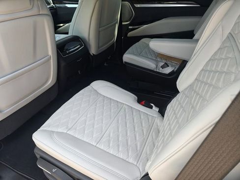 New 2026 Cadillac Escalade Platinum Sport AWD/4WD image 13