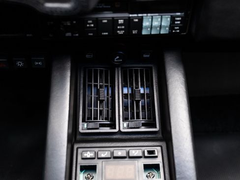 Used 1989 Lamborghini Countach Coupe RWD image 23
