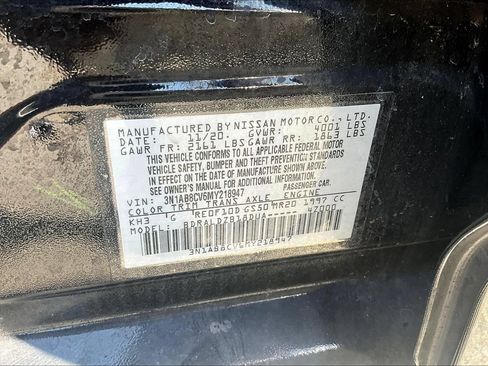 Used 2021 Nissan Sentra SV FWD image 17