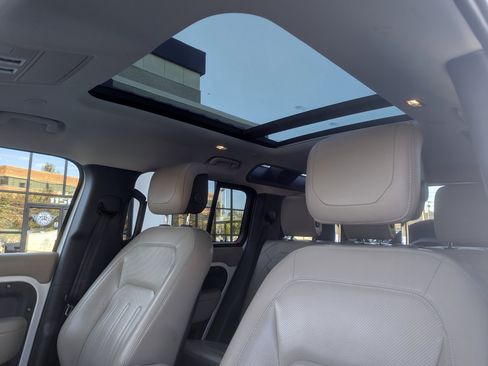 Used 2020 Land Rover Defender 110 HSE image 29