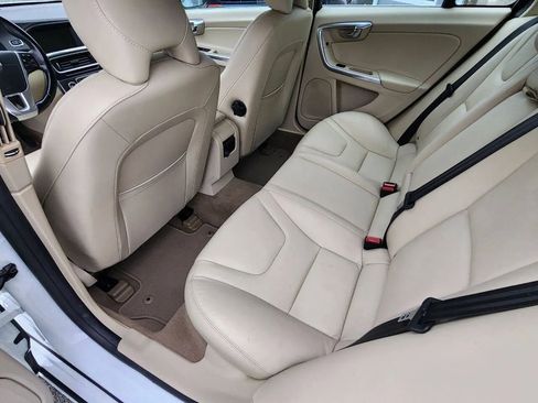 Used 2015 Volvo S60 T5 Premier image 11