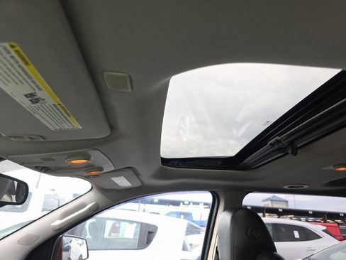 Used 2016 Chevrolet Traverse LT image 6