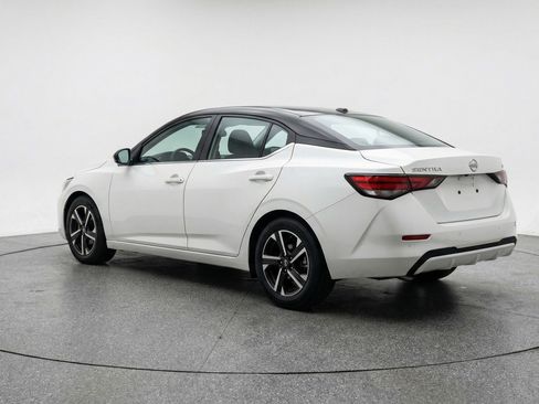 Used 2025 Nissan Sentra SV image 6