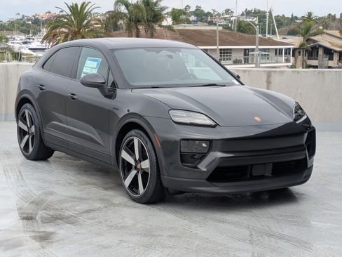New 2025 Porsche Macan 4 Electric image 7