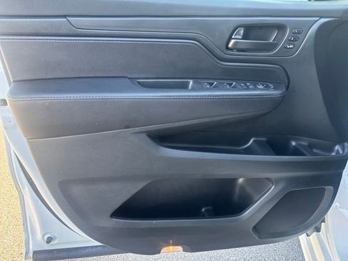 Used 2023 Honda Odyssey Sport image 9