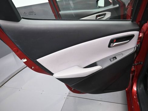 Certified 2019 Toyota Yaris LE image 26