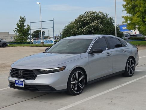 Used 2024 Honda Accord Sport image 8