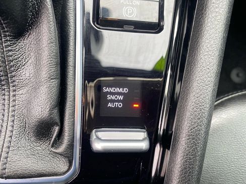 Used 2022 Jeep Compass Altitude w/ Sun and Sound Group image 14