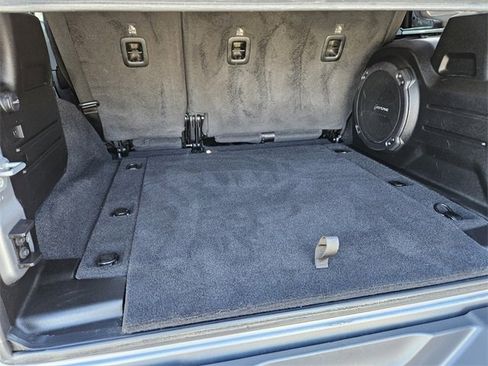 Used 2020 Jeep Wrangler Unlimited Sahara w/ Cold Weather Group image 13