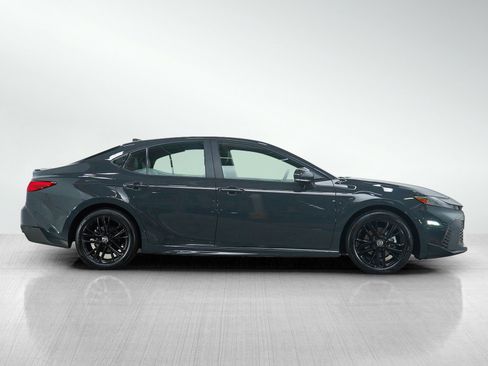 Used 2025 Toyota Camry SE image 6