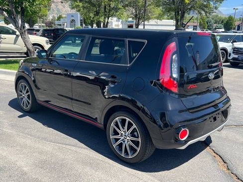 Used 2018 Kia Soul ! FWD image 12