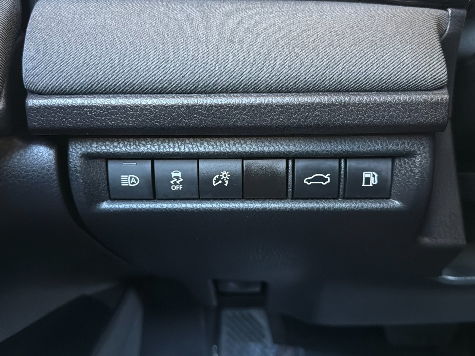 Used 2025 Toyota Camry LE FWD image 25