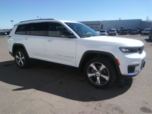 Used 2022 Jeep Grand Cherokee L Limited image 4