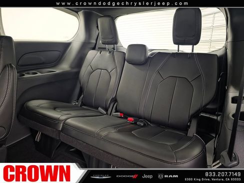 New 2027 Chrysler Pacifica Select FWD image 10