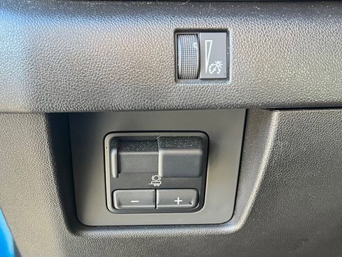 Used 2024 Chevrolet Colorado Z71 w/ Z71 Convenience Package 2 image 13