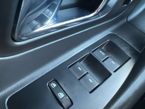 Used 2010 Ford Taurus SEL FWD image 15