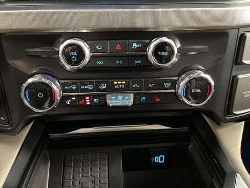 Used 2026 Ford F350 Platinum w/ Platinum Plus Package image 26