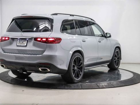 Used 2024 Mercedes-Benz GLS 580 4MATIC image 4