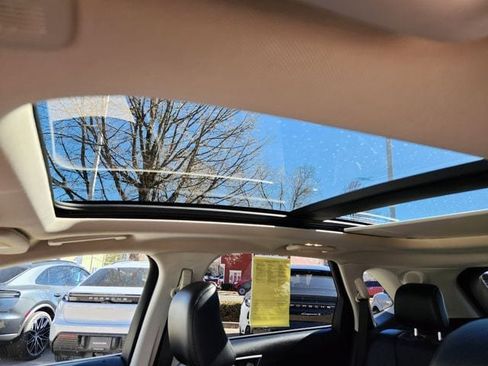 Used 2022 Ford Edge Titanium image 23