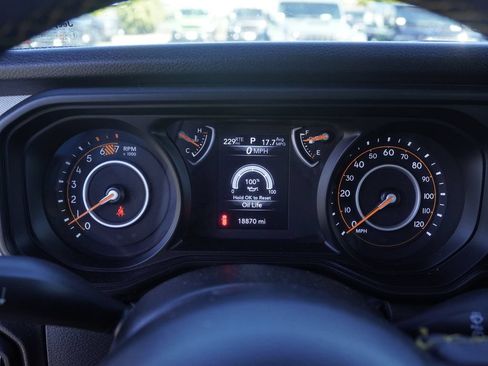 Used 2025 Jeep Wrangler Unlimited Sport AWD/4WD image 13