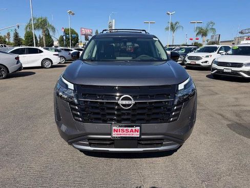 New 2026 Nissan Pathfinder Platinum w/ Cargo Package FWD image 2